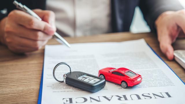 Sample lease agreement with highlighted sections explaining key terms for finding cost-effective car leasing deals.